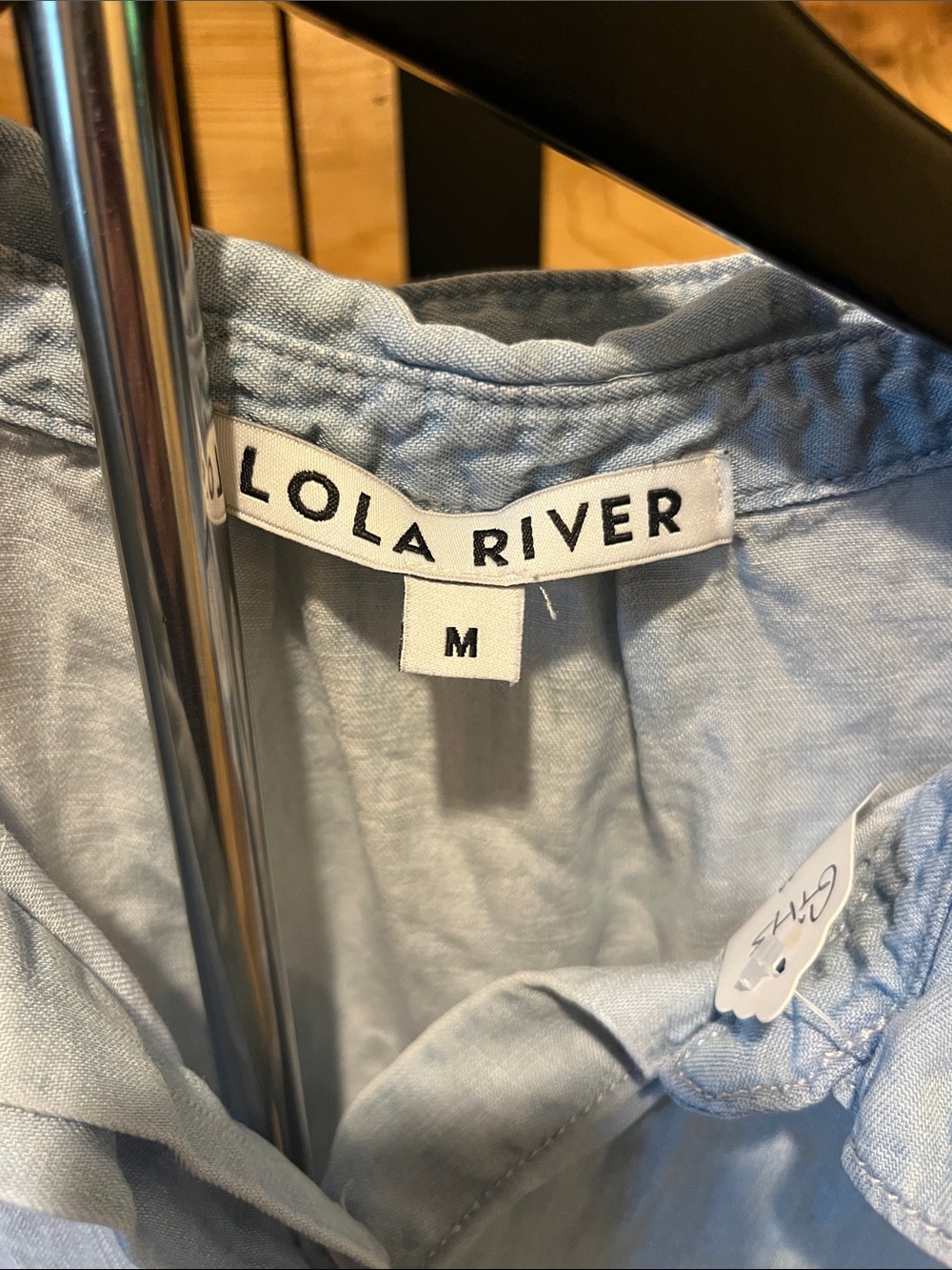Lola River Light Blue Sleeveless Button-Down Chambray Shirt - 100% Tencel - Picture 2 of 9